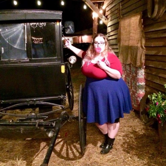 Meet your Posher, Deanna - Picture 2 of 4